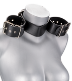 Contrainte BDSM cou et poignets
