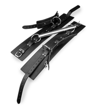 Charger l'image dans la galerie, Contrainte BDSM cuisses et poignets avec barre