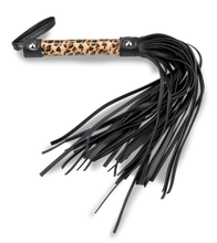 Charger l'image dans la galerie, Martinet BDSM Spotty