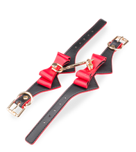 Charger l'image dans la galerie, Menottes à nœuds papillons Be Mine