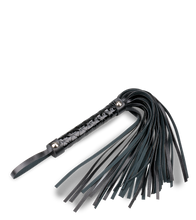 Charger l'image dans la galerie, Petit martinet BDSM Docility