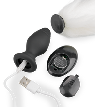 Charger l'image dans la galerie, Plug vibrant avec queue fourrure synthétique blanche