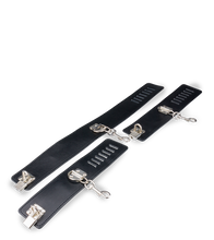 Charger l&#39;image dans la galerie, Contrainte BDSM collier et poignets