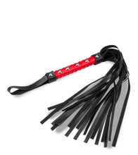 Charger l&#39;image dans la galerie, Martinet BDSM Guilty